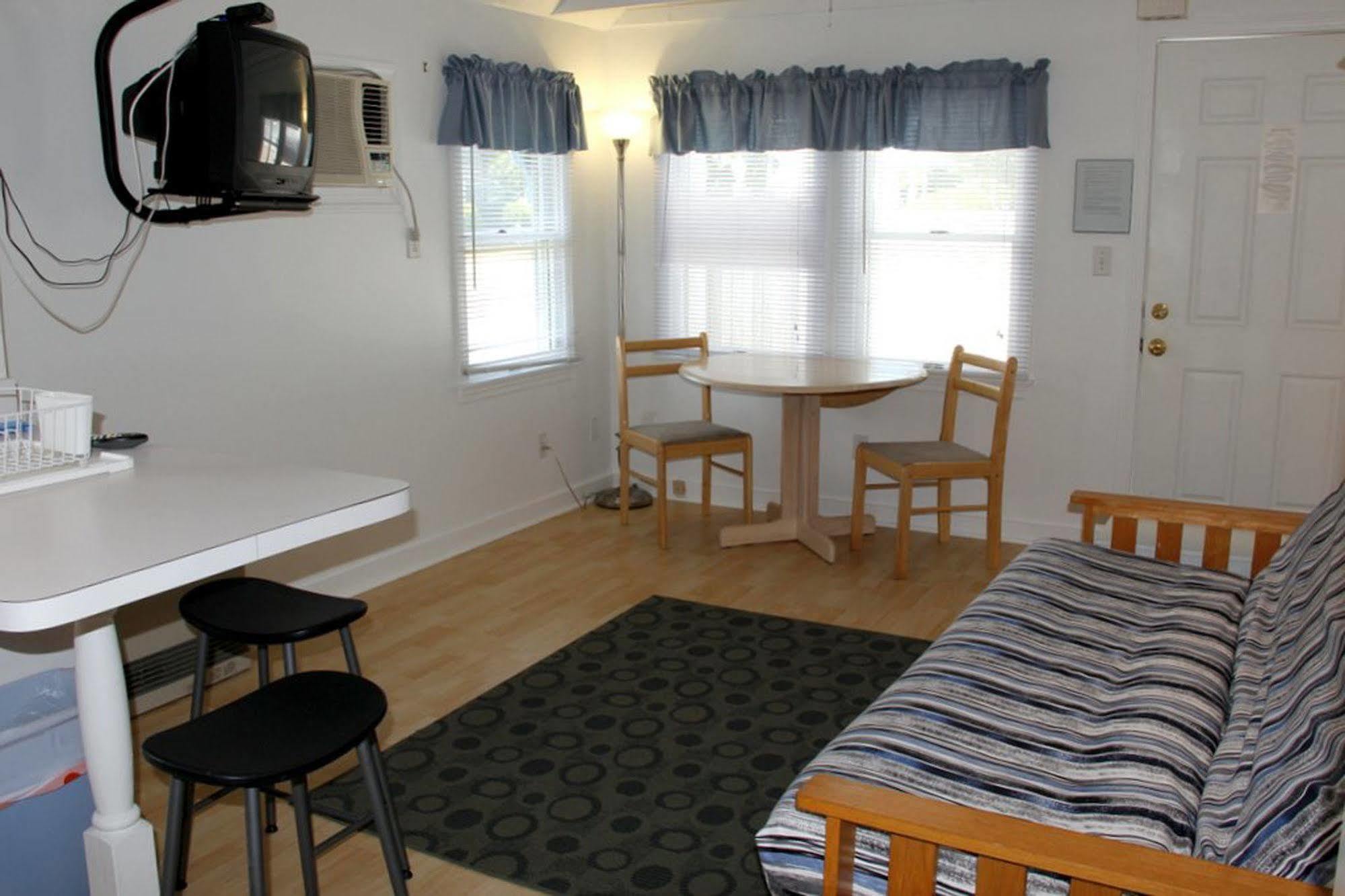 Cape Cod Wishing Well Motel Harwich Port Buitenkant foto